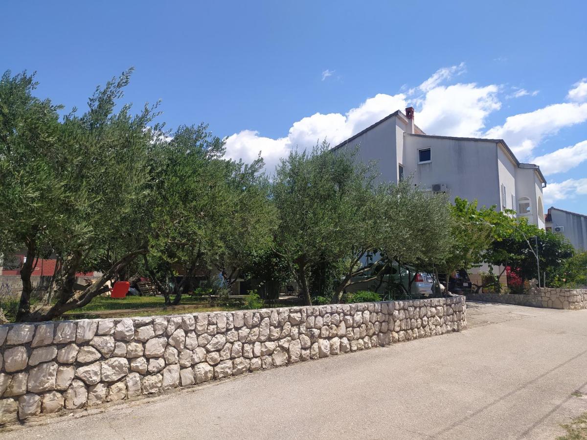 زادار Apartment & Rooms Poppy Rose المظهر الخارجي الصورة
