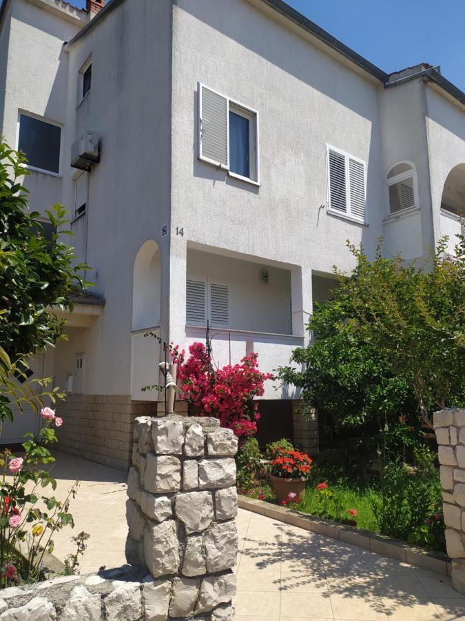 زادار Apartment & Rooms Poppy Rose المظهر الخارجي الصورة