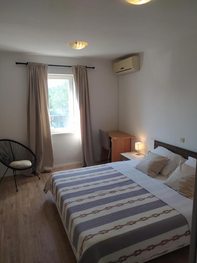 زادار Apartment & Rooms Poppy Rose المظهر الخارجي الصورة