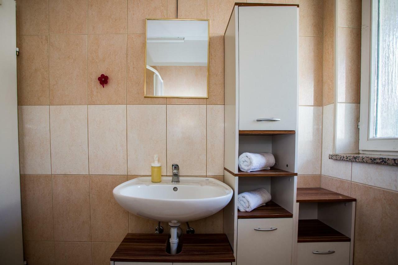 زادار Apartment & Rooms Poppy Rose المظهر الخارجي الصورة