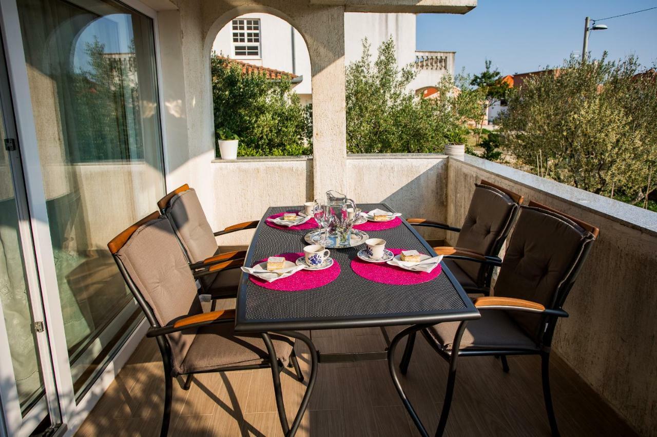 زادار Apartment & Rooms Poppy Rose المظهر الخارجي الصورة
