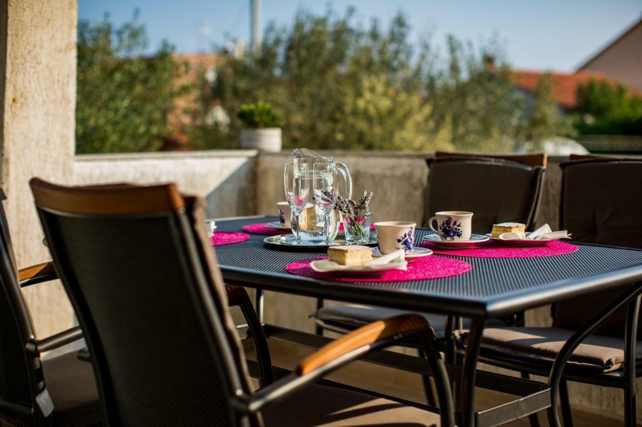 زادار Apartment & Rooms Poppy Rose المظهر الخارجي الصورة